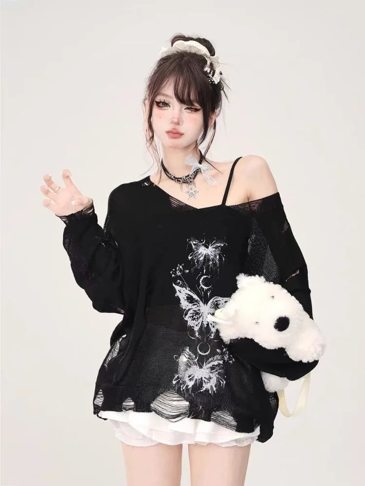Black Gothic Graffiti Print T-shirt Women Harajuku Korean Y2k 90s Vintage Long Sleeve Emo Torn Tees Tops Autumn Clothes 2000s