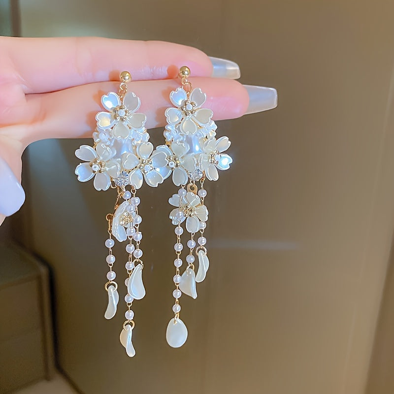 Exquisite White Flower Design Dangle Earrings Elegant Simple Style Alloy Jewelry Wedding Accessories
