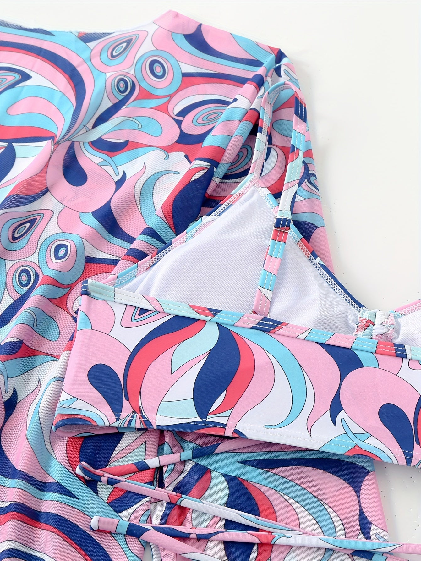 Three-piece swimsuit with flat-leg bikini for women, new style with split top and bow, fashionable beach and swimming outfit