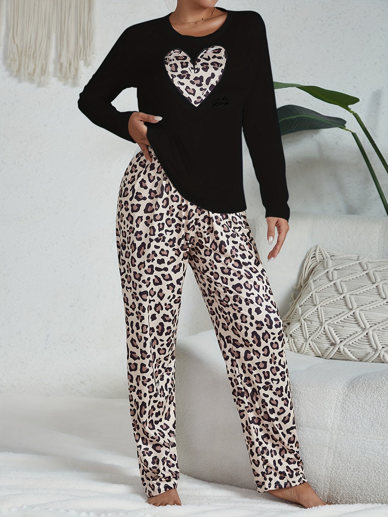 Casual Leopard Pajama Set, Long Sleeve Heart Print Top & Pajama Pants, Women's Sleepwear & Loungewear