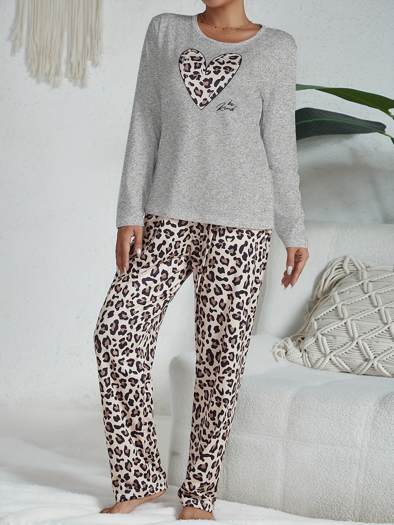 Casual Leopard Pajama Set, Long Sleeve Heart Print Top & Pajama Pants, Women's Sleepwear & Loungewear
