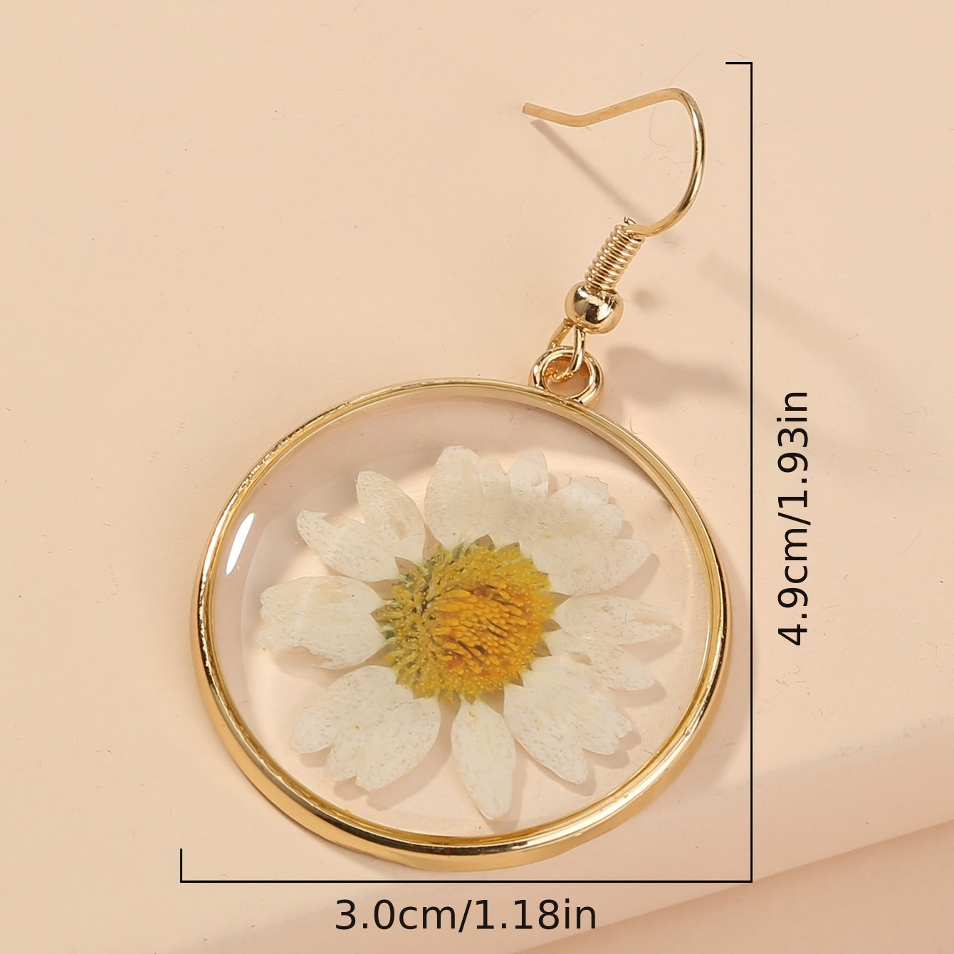 Nooxian White Chrysanthemum Dangle Earrings - Nickle-Free Copper Boho with Golden-Tone Finish, Botanical Flower Earrings for, for Casual Attire & Getaways, Year-Round