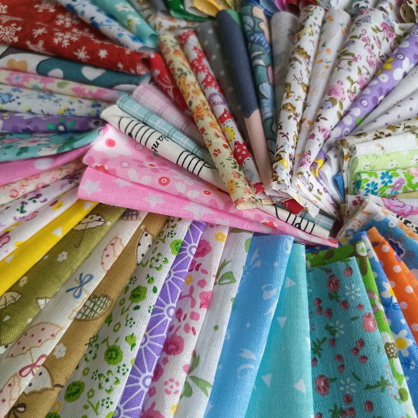 56pcs Patchwork Cloth Set, Flower Cloth, Cotton Blend Cloth, For DIY Sewing Scrapbooking Quilting Craft Patchwork 10cm*10cm/25cm*25cm