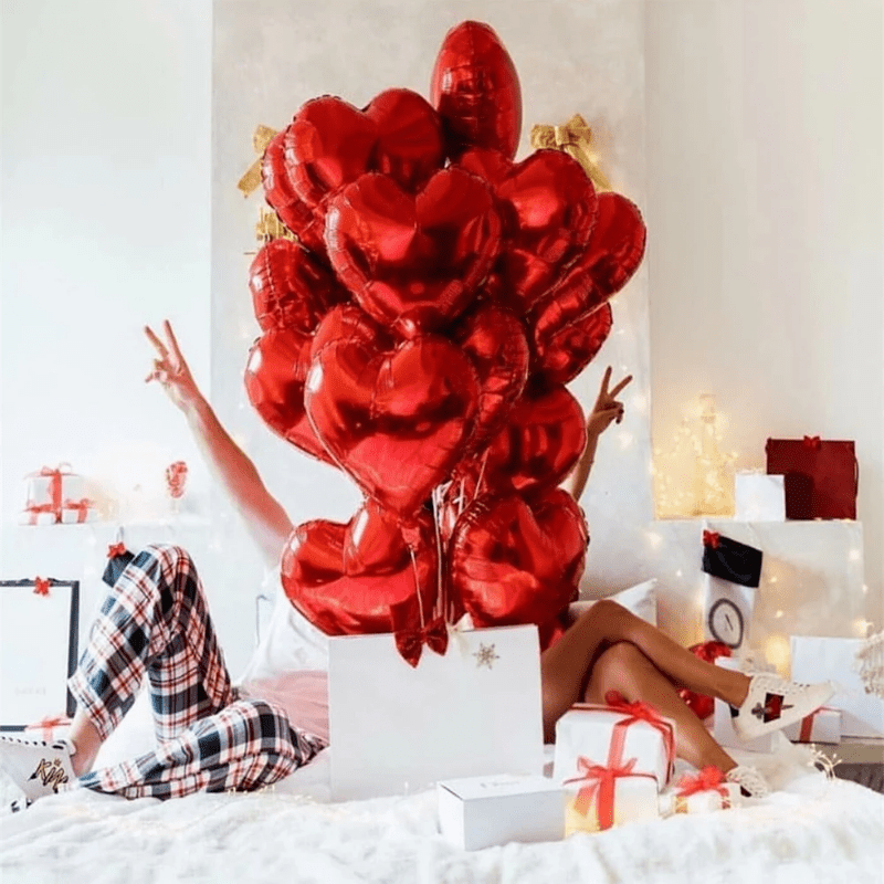 10 Pack 45.72 cm Red Heart-Shaped Foil Balloons - Metallic Glossy Valentine's Day Decorations for Parties, Romantic Events, Indoor & Outdoor Decor, Romantic Decorations | Metallic Finish | Reflective Surface