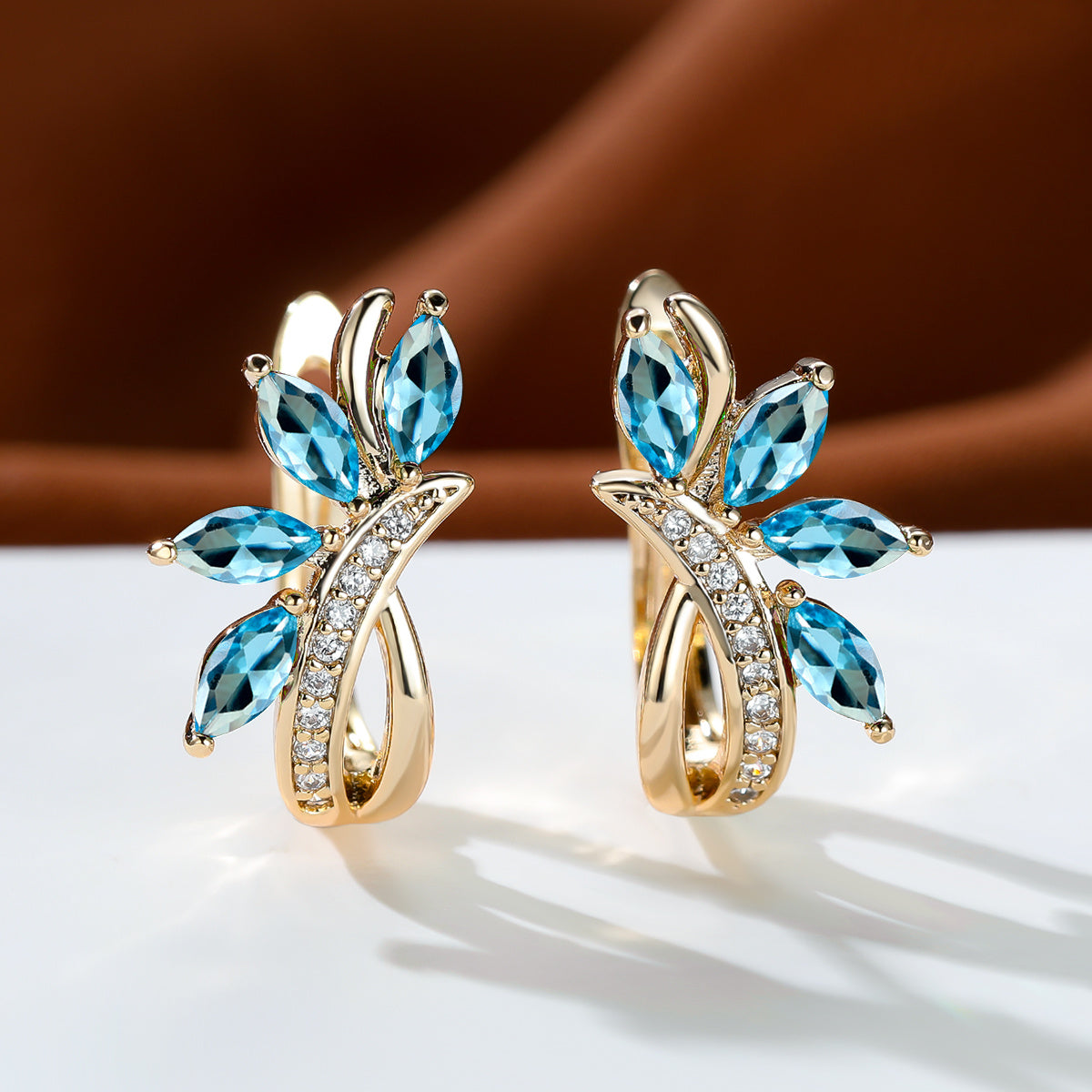 1 Pair Marquise Cut Green Stone Leaf Clips Earrings