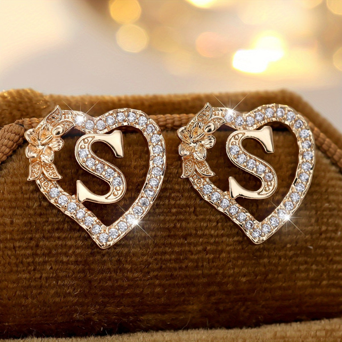 2pcs/Set Heart-Shaped Initial Letter Earrings, Fashionable Exquisite Uppercase Name Earrings with Delicate Flower-Shaped Design, April Birthstone Stud Earrings for Women, Suitable for Daily Wear and Gifts