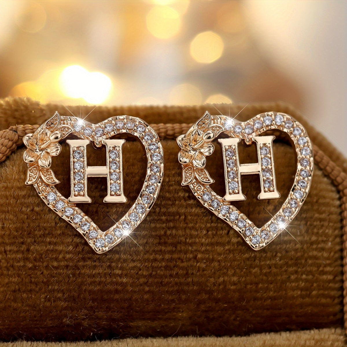 2pcs/Set Heart-Shaped Initial Letter Earrings, Fashionable Exquisite Uppercase Name Earrings with Delicate Flower-Shaped Design, April Birthstone Stud Earrings for Women, Suitable for Daily Wear and Gifts