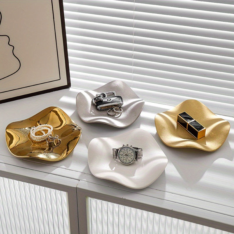 A Jewelry Storage Tray, An Irregular Flower Jewelry Storage Dish, An Irregular Jewelry Display Tray, An Electroplated Light Luxury Ceramic Display Tray, Artwork, Interior Decoration, Bathroom Accessories