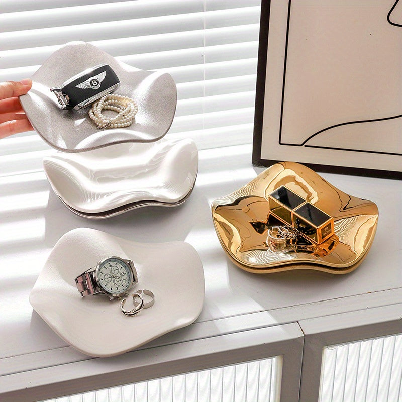 A Jewelry Storage Tray, An Irregular Flower Jewelry Storage Dish, An Irregular Jewelry Display Tray, An Electroplated Light Luxury Ceramic Display Tray, Artwork, Interior Decoration, Bathroom Accessories
