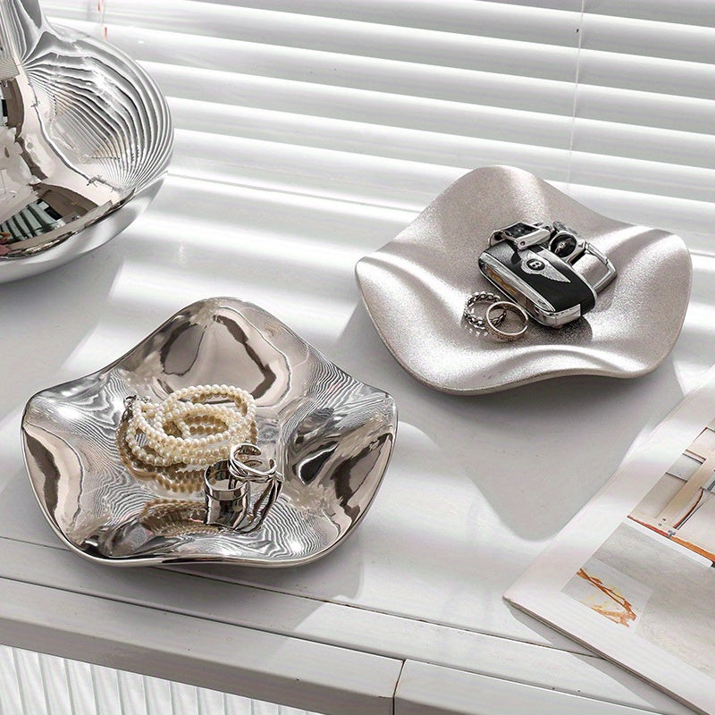 A Jewelry Storage Tray, An Irregular Flower Jewelry Storage Dish, An Irregular Jewelry Display Tray, An Electroplated Light Luxury Ceramic Display Tray, Artwork, Interior Decoration, Bathroom Accessories