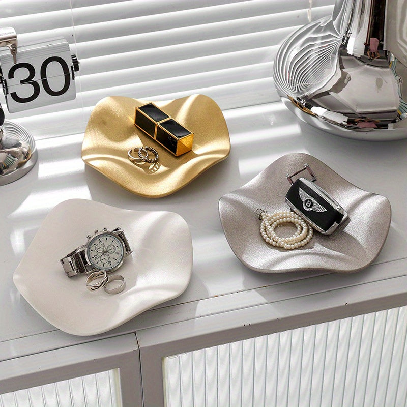 A Jewelry Storage Tray, An Irregular Flower Jewelry Storage Dish, An Irregular Jewelry Display Tray, An Electroplated Light Luxury Ceramic Display Tray, Artwork, Interior Decoration, Bathroom Accessories