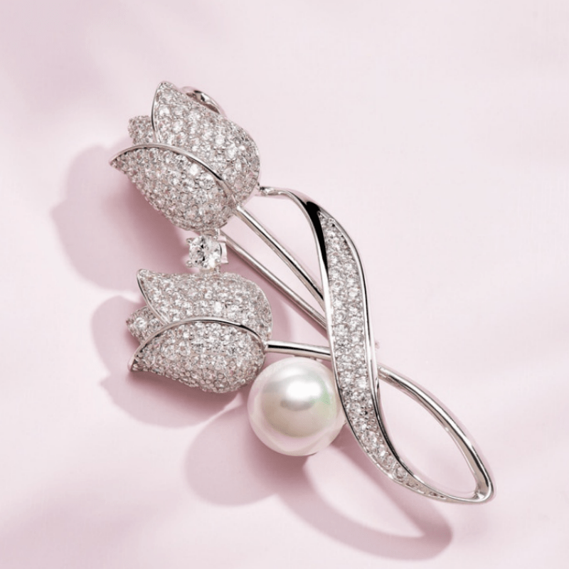 Elegant Tulip Flower Brooch Pin with Sparkling Rhinestones and Pearl Accent, Alloy Fashion Accessory for Women'S Clothing, Perfect for Daily Wear or Banquet Occasion
