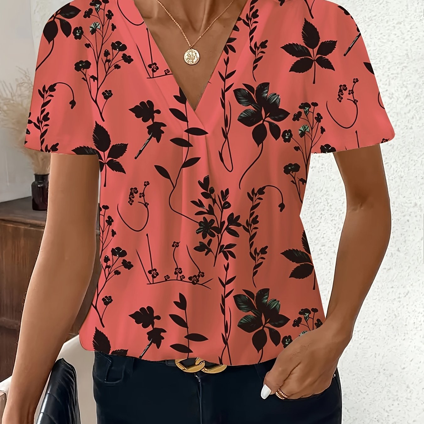 New Spring and Summer Fashionable Elegant Women's Shirt with Geometric Flower Pattern, Chest Pleats and V-Neck Short Sleeves