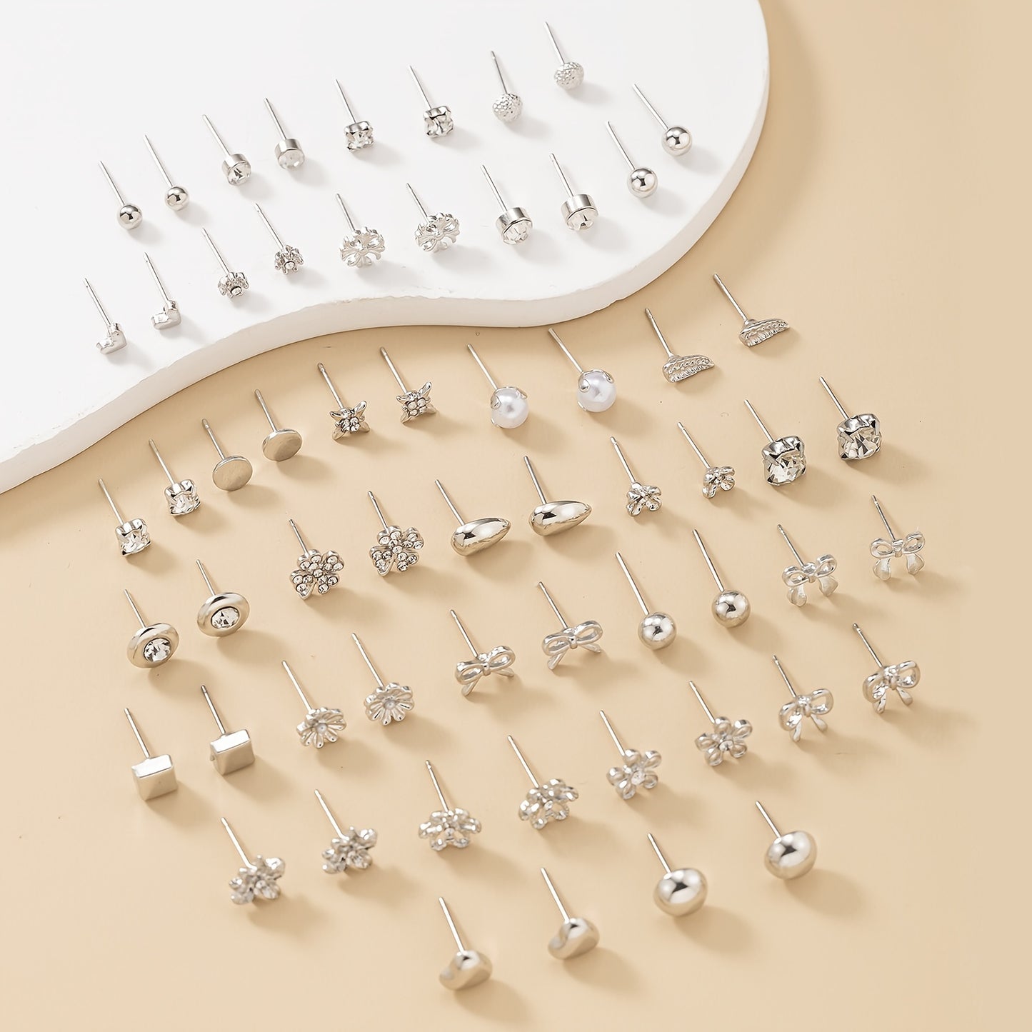 [30 Pairs Stylish Silvery Pearl Earrings] A Set of 30 Pairs of Stylish And Simple Silvery Metal Water Drill Heart-Shaped Faux Pearl Earrings in Various Flower Designs, Perfect for Gifting During Holidays And Suitable for Ever