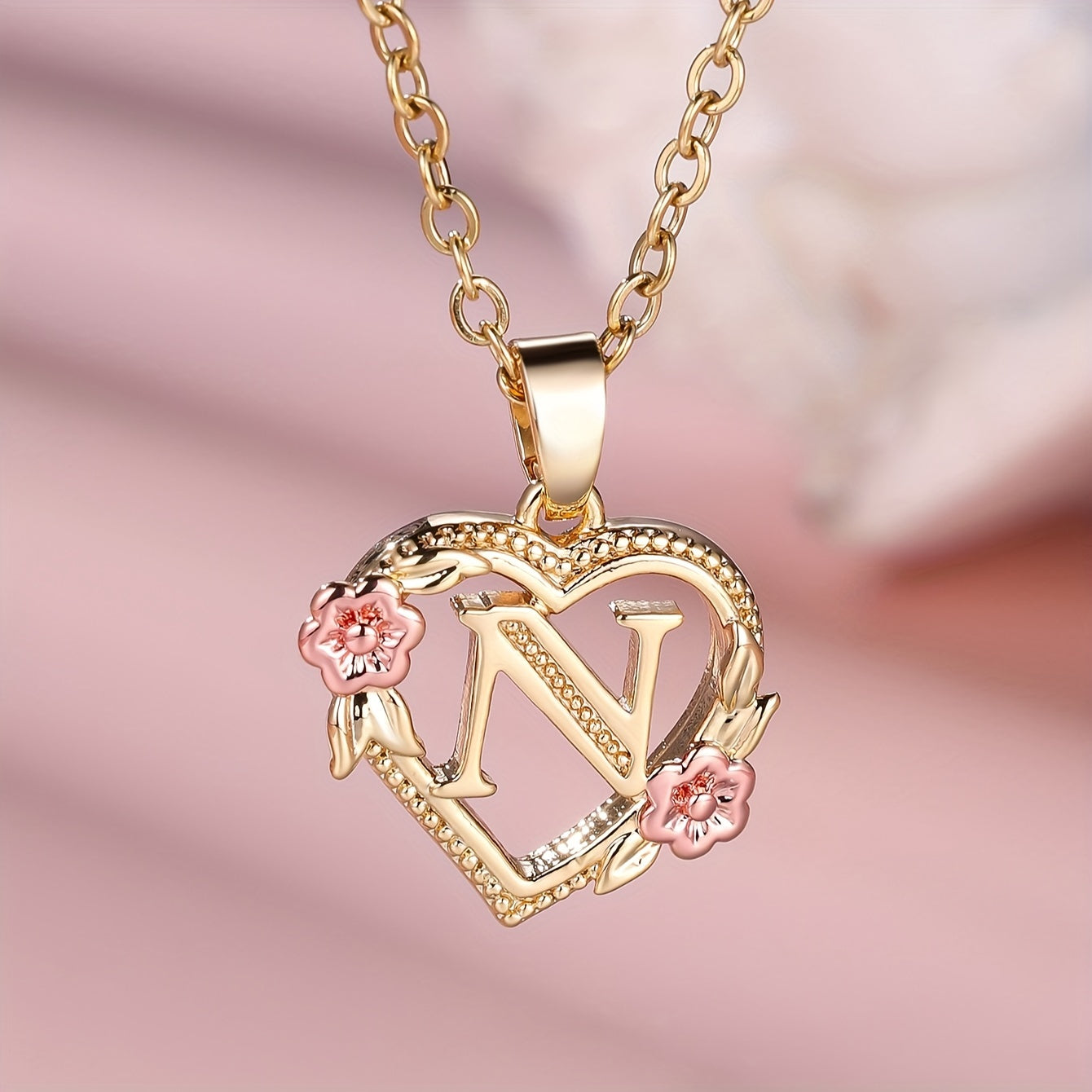 Exquisite Golden Initial Necklace Heart Carved 26 Letter A-Z And Flower Necklace For Women Daily Party Holiday Decoration Gift