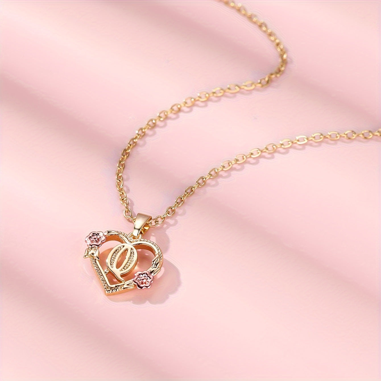 Exquisite Golden Initial Necklace Heart Carved 26 Letter A-Z And Flower Necklace For Women Daily Party Holiday Decoration Gift