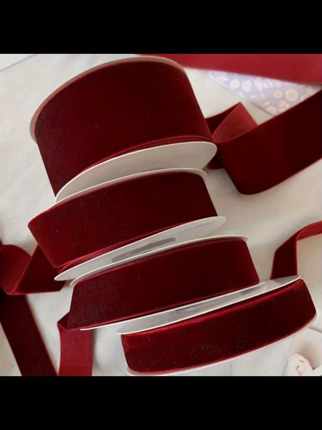 2 Rolls of Velvet Ribbon, Each Roll Size: 4.48 meter *Length 4.48 meter, Suitable for Halloween, Christmas, Birthday Parties, Weddings, Gift Flower Wrapping Bows Handmade Christmas Decoration Costume Sewing Accessories.