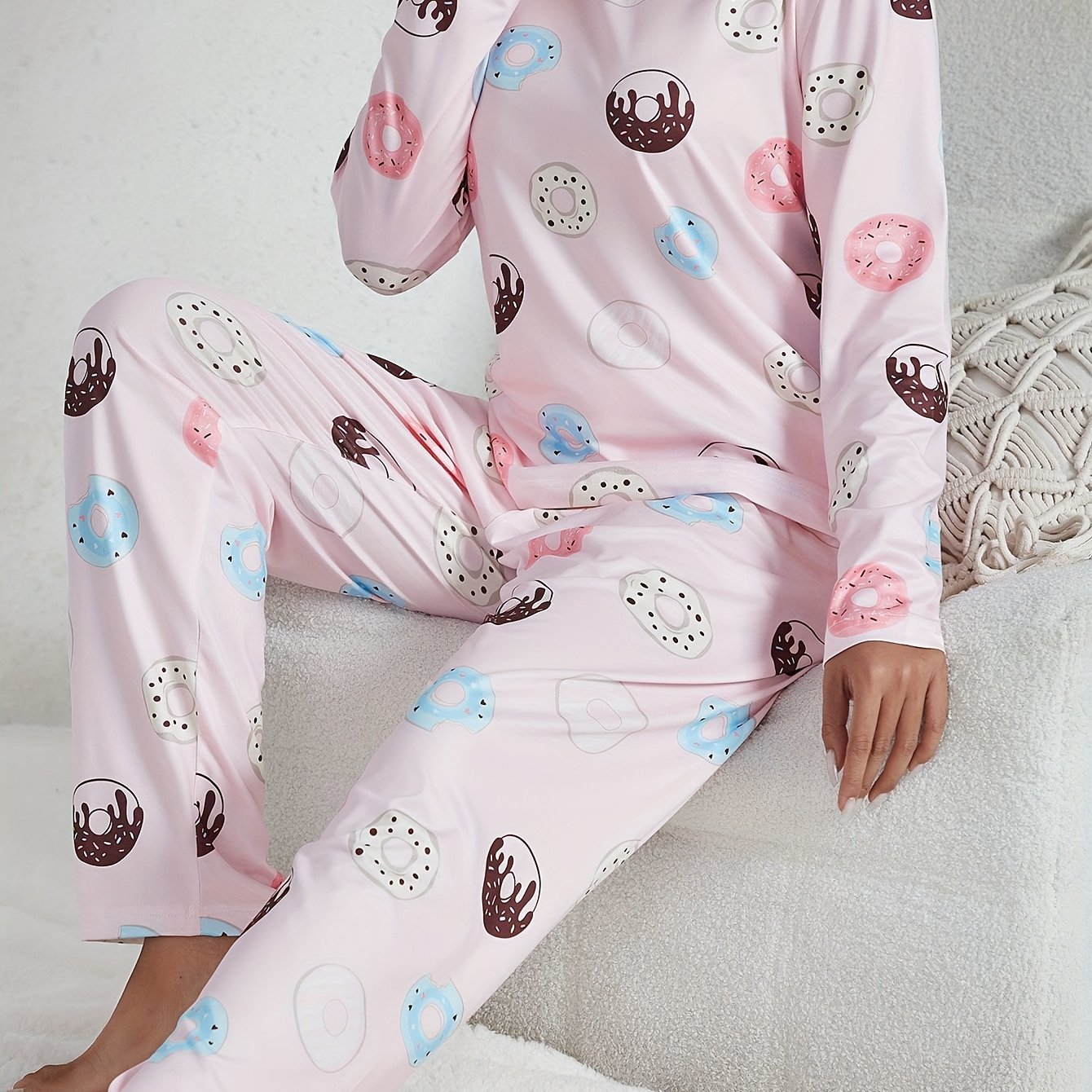 Comfy Women's Pajama Set with Sweet Cartoon Donut Design - Long Sleeve Round Neck Top & Elastic Waistband Pants, Cozy Sleepwear for Valentine's Day