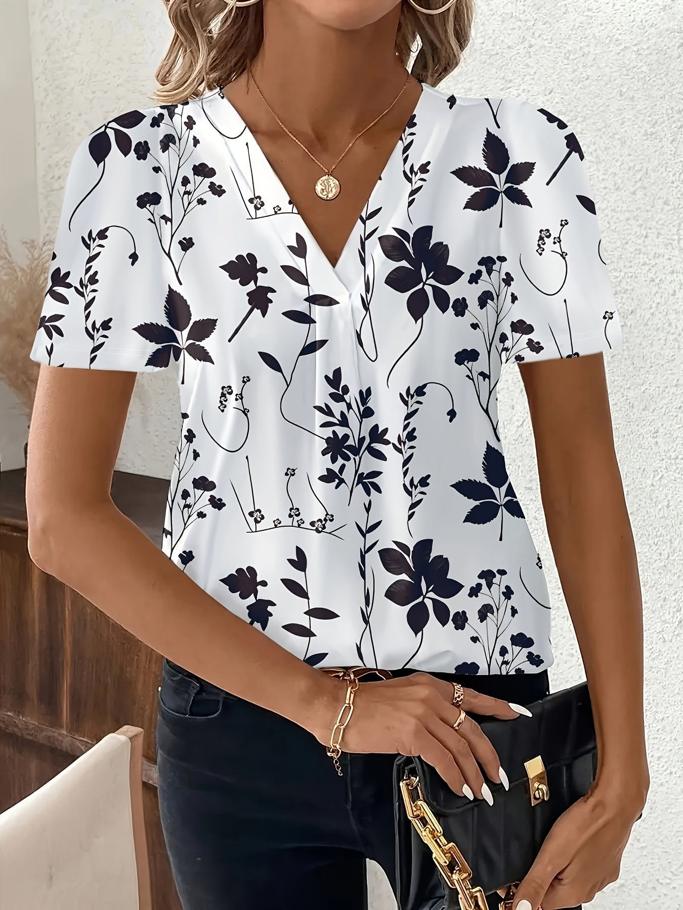 New Spring and Summer Fashionable Elegant Women's Shirt with Geometric Flower Pattern, Chest Pleats and V-Neck Short Sleeves