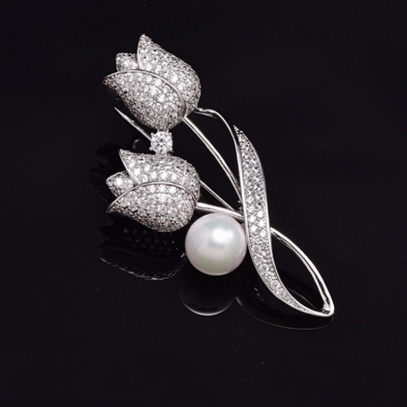 Elegant Tulip Flower Brooch Pin with Sparkling Rhinestones and Pearl Accent, Alloy Fashion Accessory for Women'S Clothing, Perfect for Daily Wear or Banquet Occasion