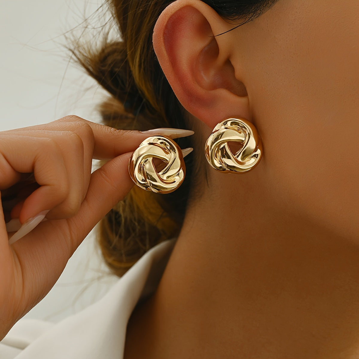 Radiant Punk Glam - Twisted Flower Stud Earrings - Durable Iron Jewelry for Womens Daily & Party Chic - Fashion-Forward Ear Ornaments