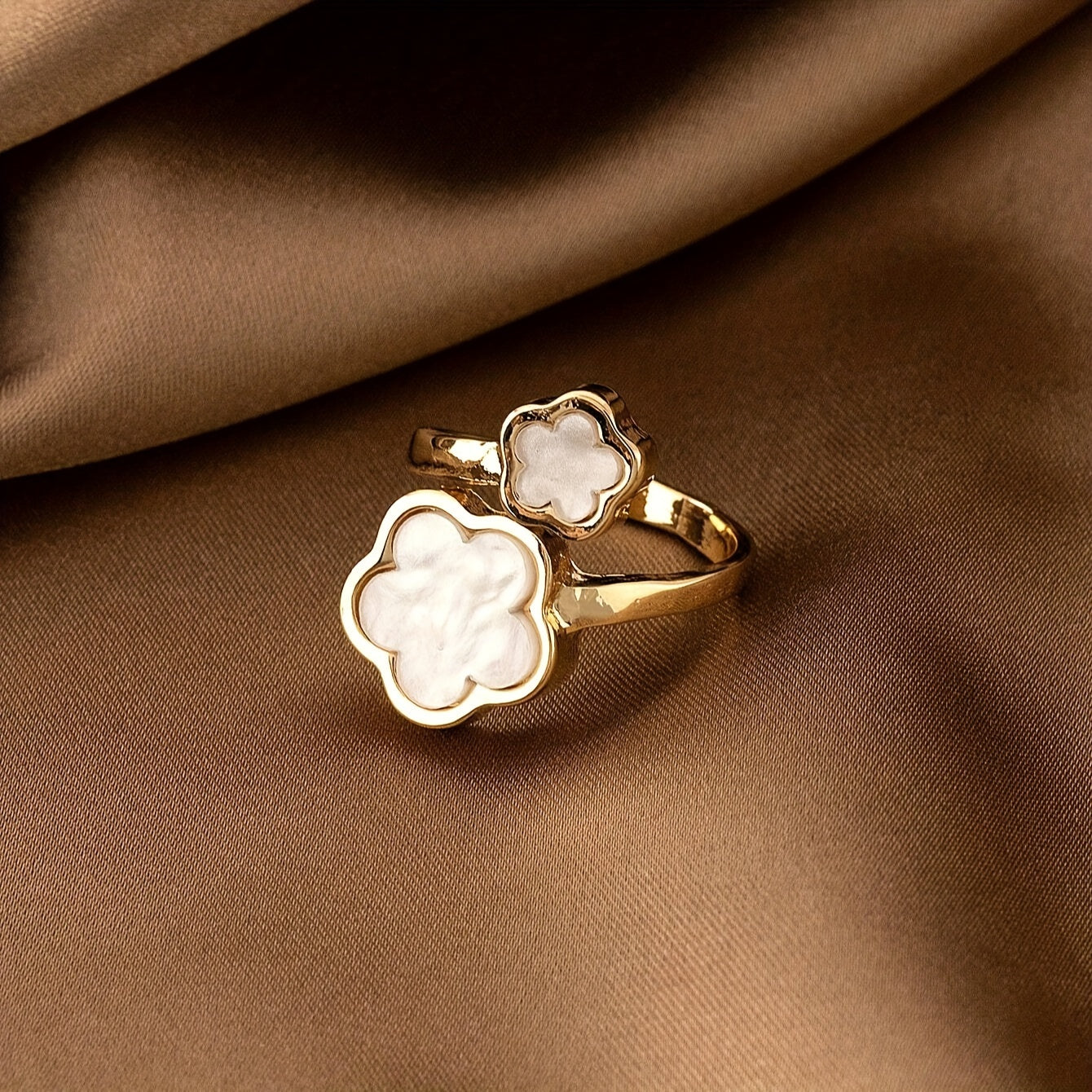 Elegant Clover Flower Open Adjustable Ring Classic Daily Wear Finger Ring Holiday Gift