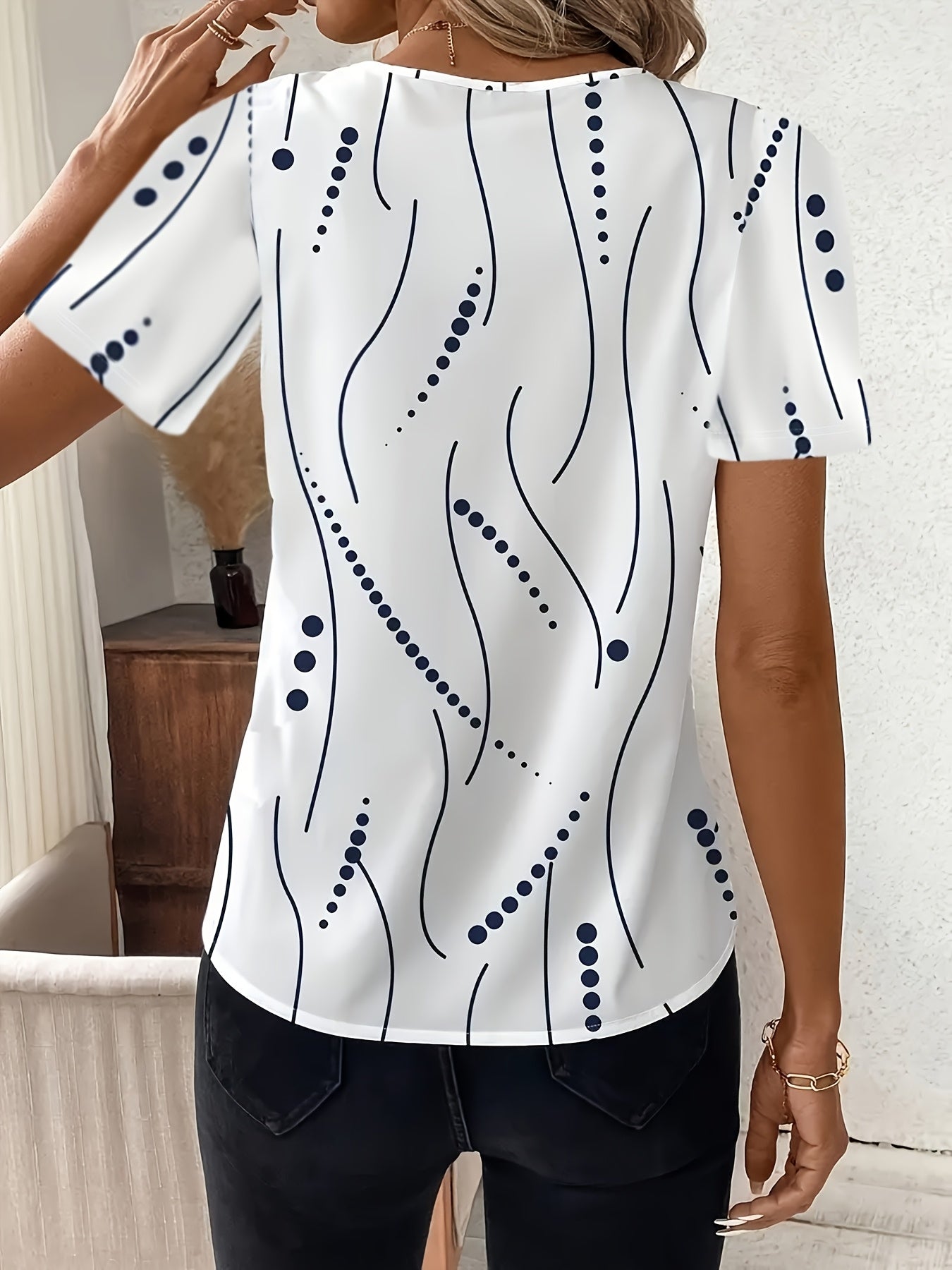 New Spring and Summer Fashionable Elegant Women's Shirt with Geometric Flower Pattern, Chest Pleats and V-Neck Short Sleeves