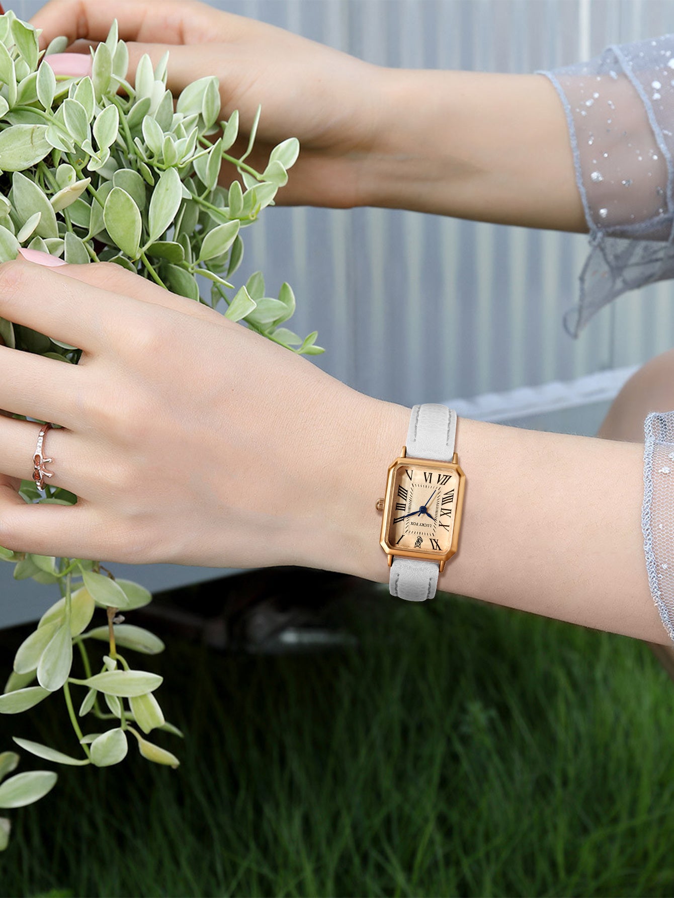 Ladies Square Roman Numeral Luxury Vintage Fashion Quartz Watch Fancy Women Watches Jewelry Sophisticated And Stylish Women Watch