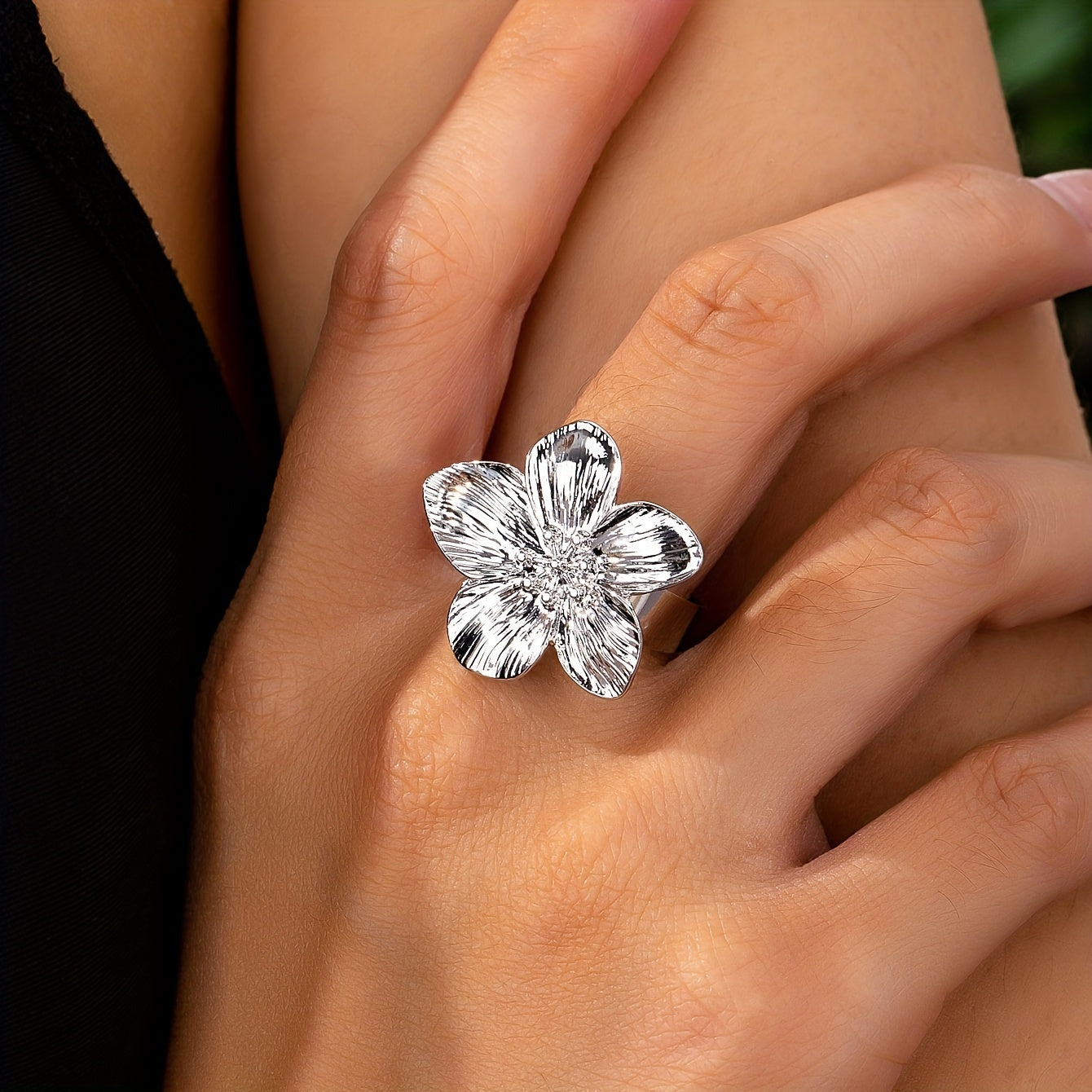 One Lady Open Ring Simple Flower Shape Open Adjustable Ring Suitable For Everyday And Banquet Wear