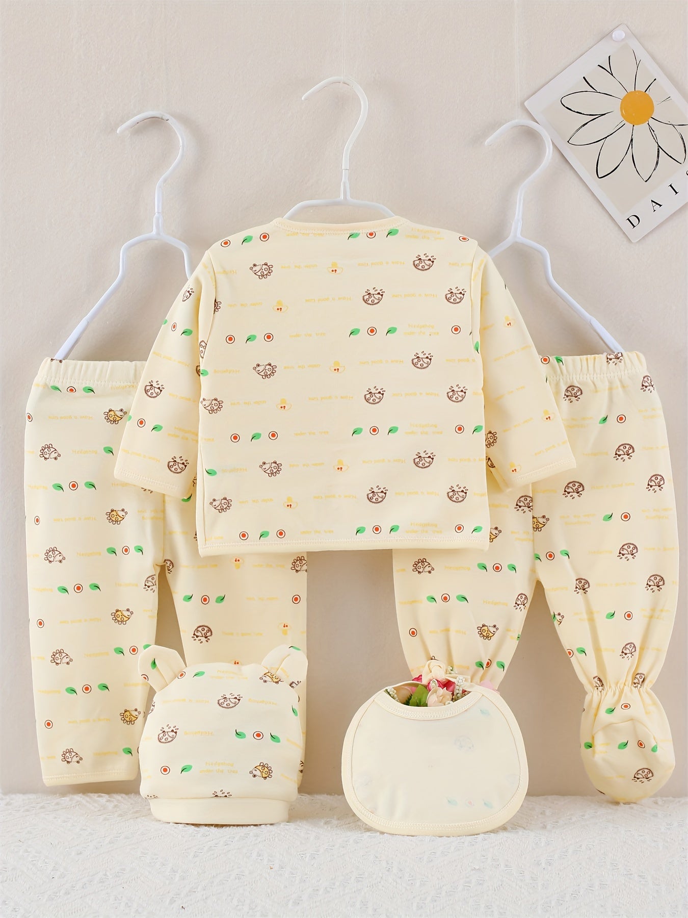5pcs Baby 0-3m Set, All-Season Casual Outfits for Boys and Girls, Newborn Clothes, Girls' Pants and Baby Hat with Drool Bib, Baby Shower Essentials, for Outdoor