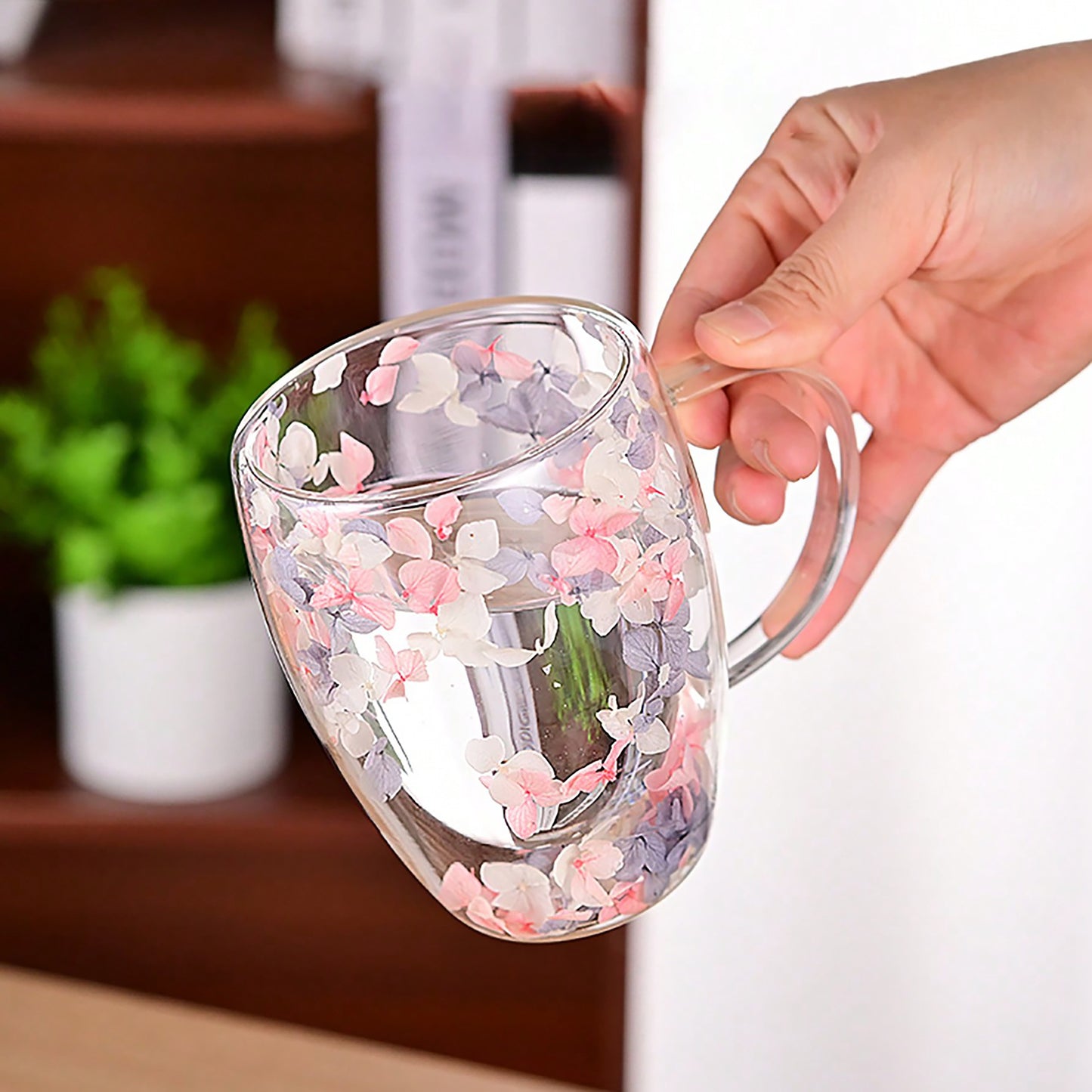 1pc Elegant Double-Walled Glass Coffee Mug with Dried Flower Detail - Thermal Insulated Drinkware for All Seasons - Ideal Birthday Present