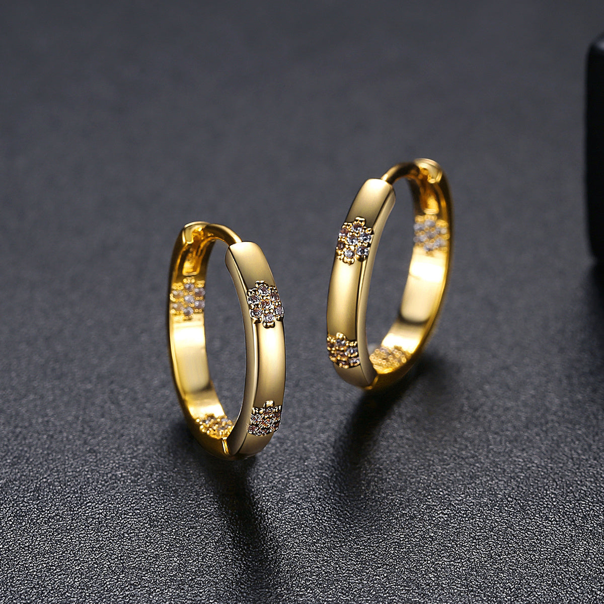 1 Pair Elegant Huggie Hoop Earrings