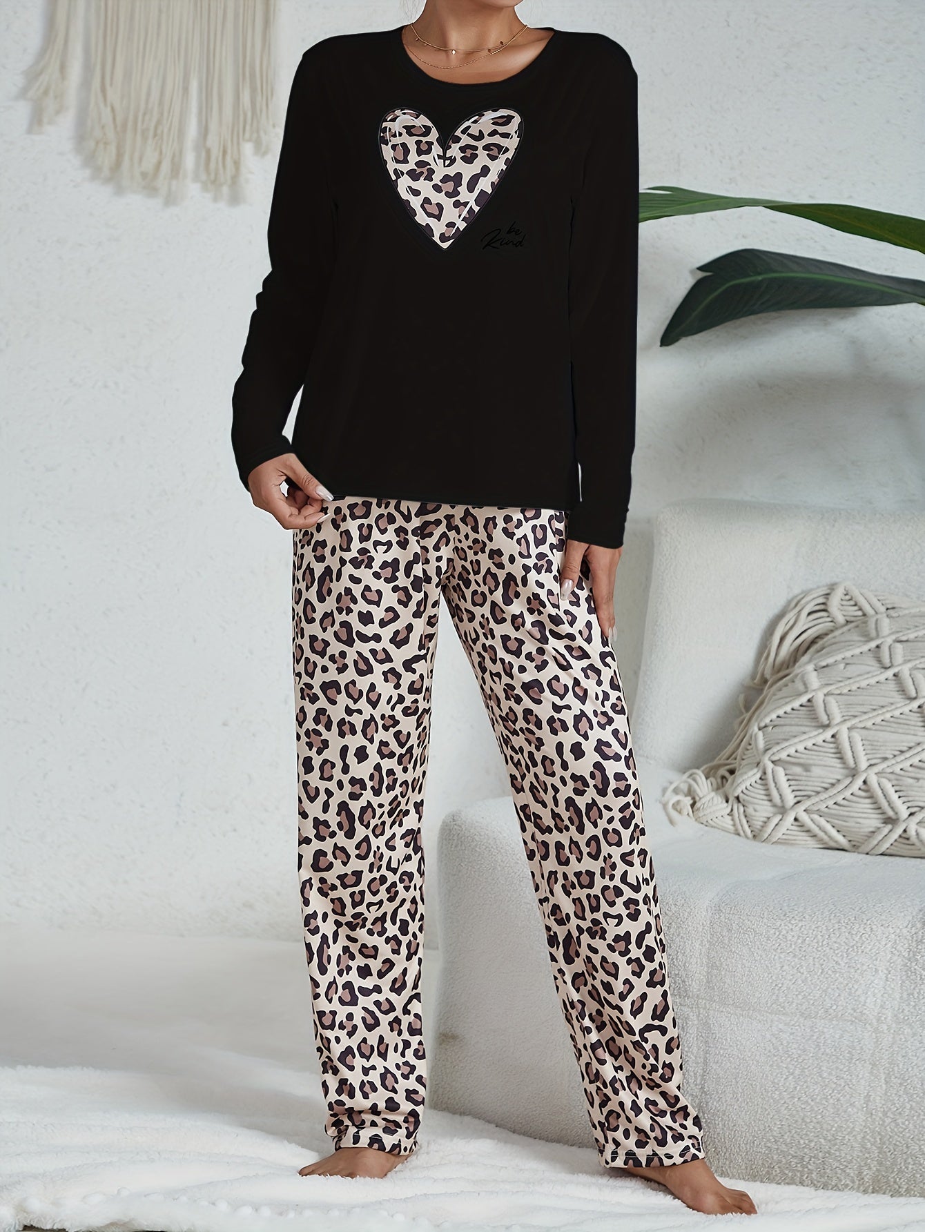 Casual Leopard Pajama Set, Long Sleeve Heart Print Top & Pajama Pants, Women's Sleepwear & Loungewear