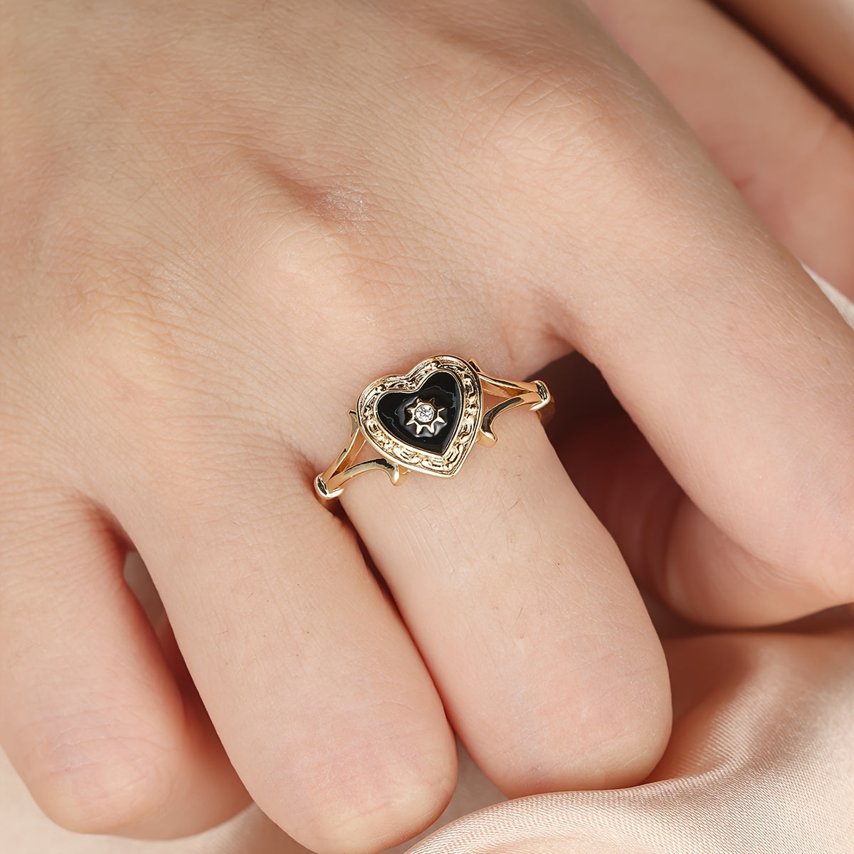 Bohemian Heart Golden Color Ring For Women Love Heart Black Enamel Ring Female Finger Statement Jewelry Valentine's Day Gift