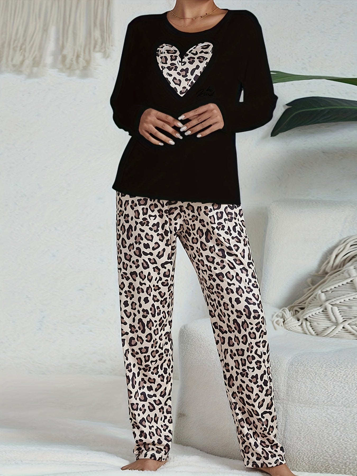 Casual Leopard Pajama Set, Long Sleeve Heart Print Top & Pajama Pants, Women's Sleepwear & Loungewear