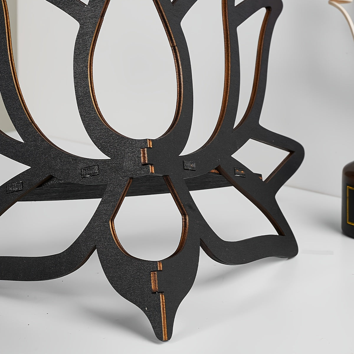 2pcs Black Lotus-Shaped Shelves, Wooden Material Lotus Wall Decoration Hangings, Flower Wall-Mounted Display Racks (Nails Not Included), DIY Assembled Wooden Crafts Hangings, Corner Wall-Mounted Decorations for Home, Used As