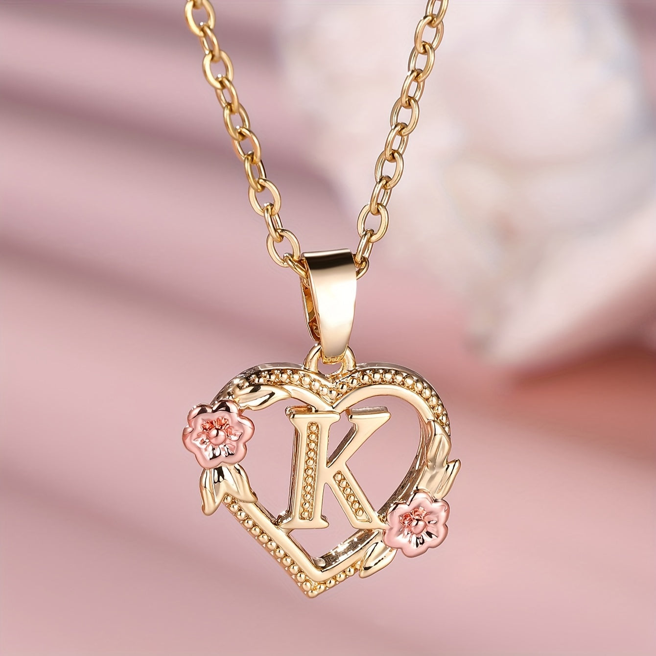 Exquisite Golden Initial Necklace Heart Carved 26 Letter A-Z And Flower Necklace For Women Daily Party Holiday Decoration Gift