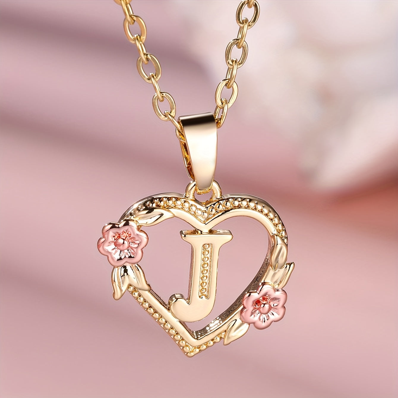 Exquisite Golden Initial Necklace Heart Carved 26 Letter A-Z And Flower Necklace For Women Daily Party Holiday Decoration Gift