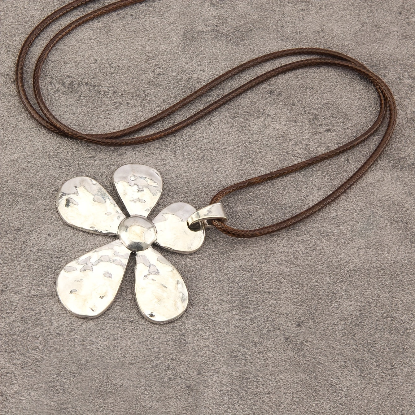 Stylish Large Flower Pendant Necklace Simple Style Neck Chain Jewelry Decoration Ramadan Festival Gift