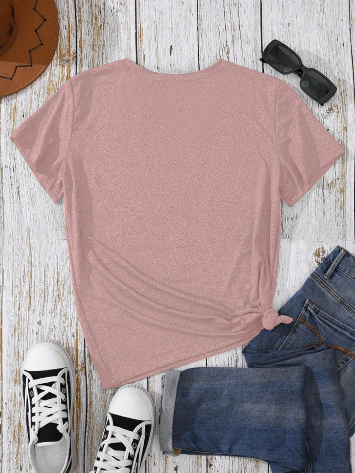 Women's Fashion T-shirt, "Apparently I Have An Attitude Who Knew" Highland Cow Pattern Casual Short Sleeve Top