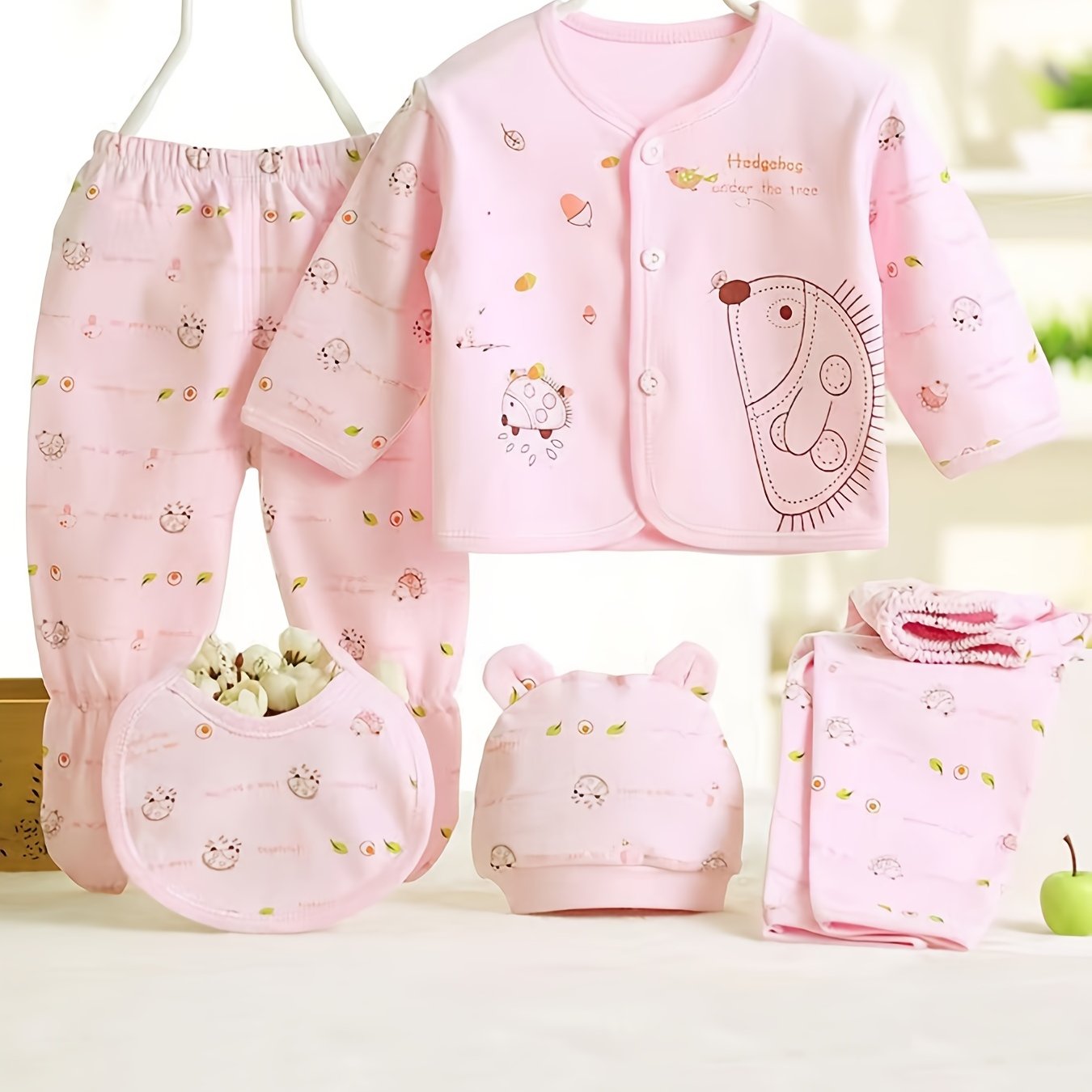 5pcs Baby 0-3m Set, All-Season Casual Outfits for Boys and Girls, Newborn Clothes, Girls' Pants and Baby Hat with Drool Bib, Baby Shower Essentials, for Outdoor