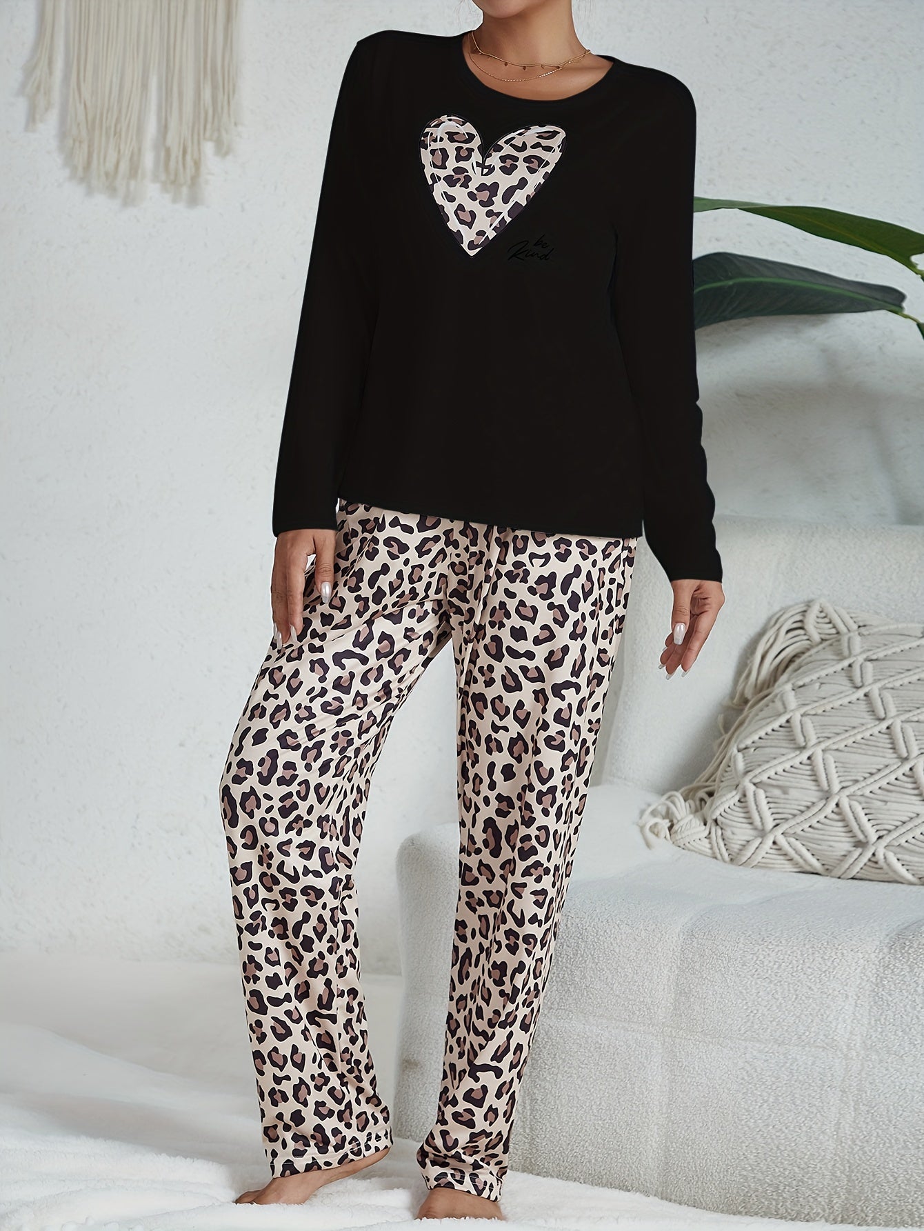 Casual Leopard Pajama Set, Long Sleeve Heart Print Top & Pajama Pants, Women's Sleepwear & Loungewear