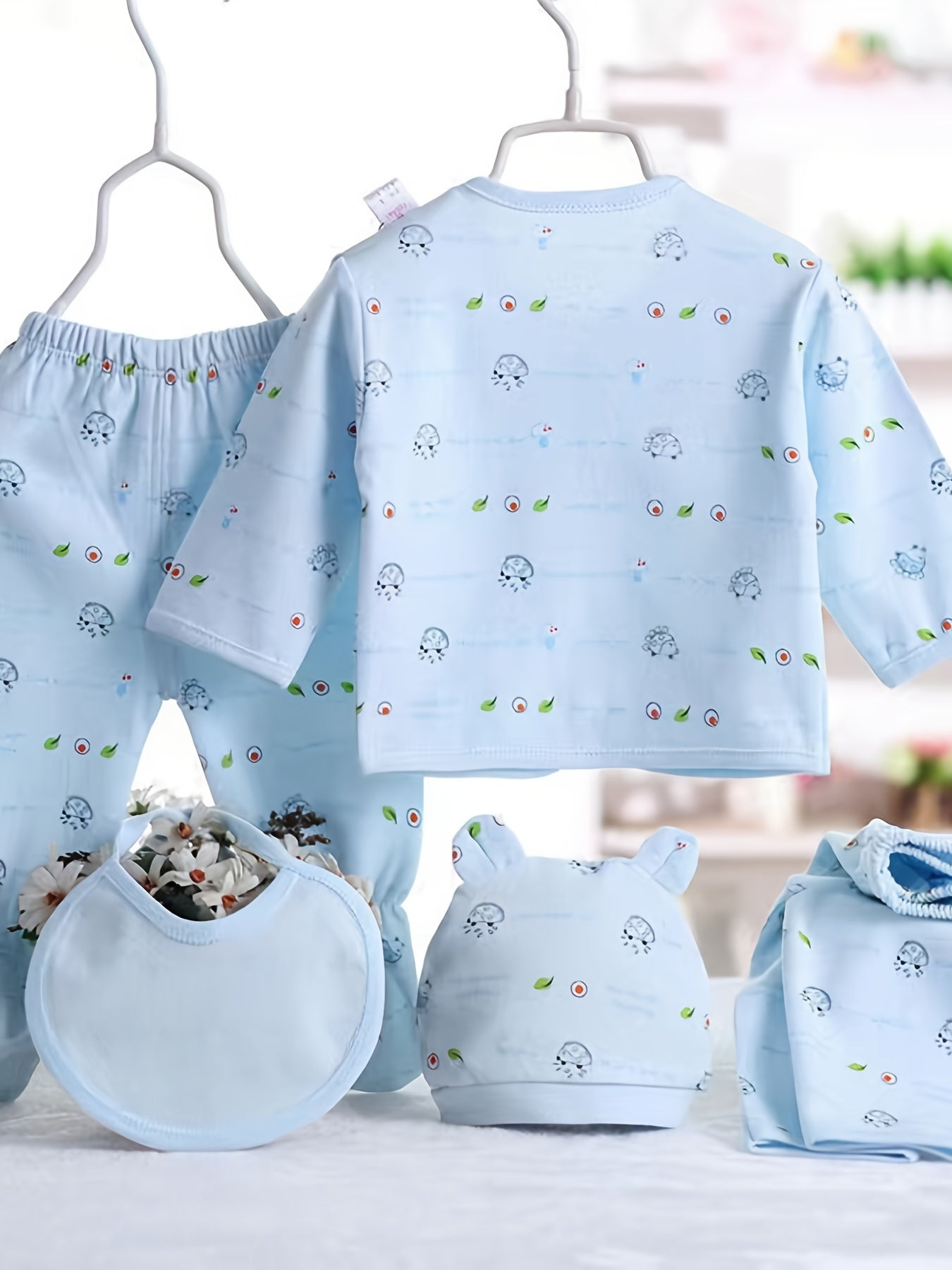 5pcs Baby 0-3m Set, All-Season Casual Outfits for Boys and Girls, Newborn Clothes, Girls' Pants and Baby Hat with Drool Bib, Baby Shower Essentials, for Outdoor