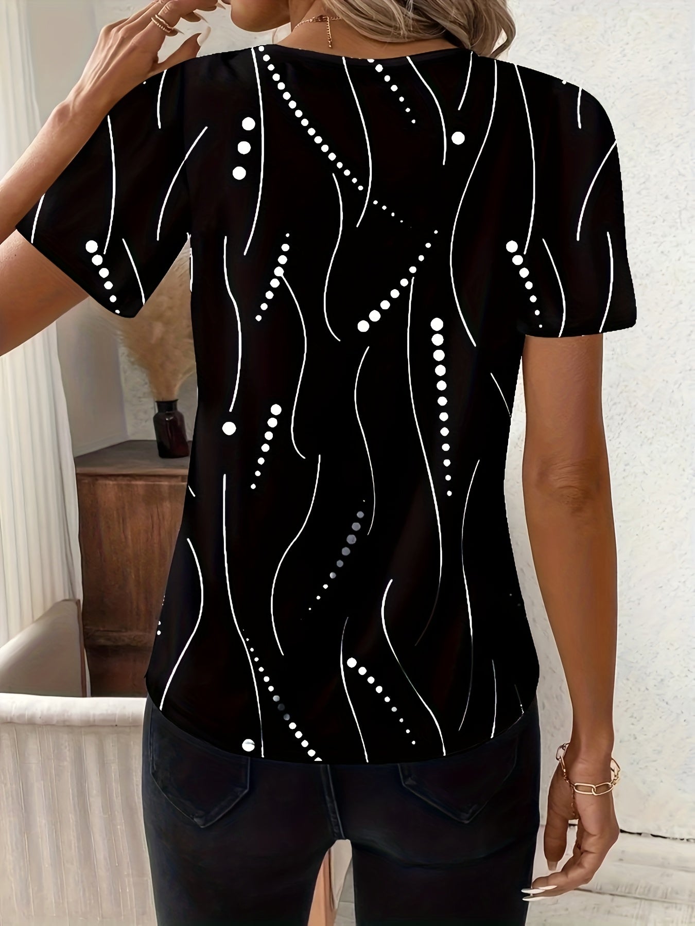 New Spring and Summer Fashionable Elegant Women's Shirt with Geometric Flower Pattern, Chest Pleats and V-Neck Short Sleeves