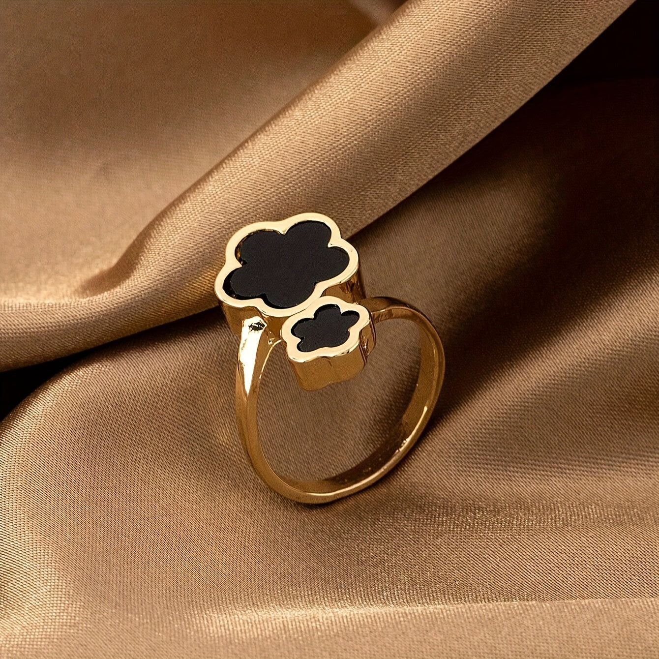 Elegant Clover Flower Open Adjustable Ring Classic Daily Wear Finger Ring Holiday Gift
