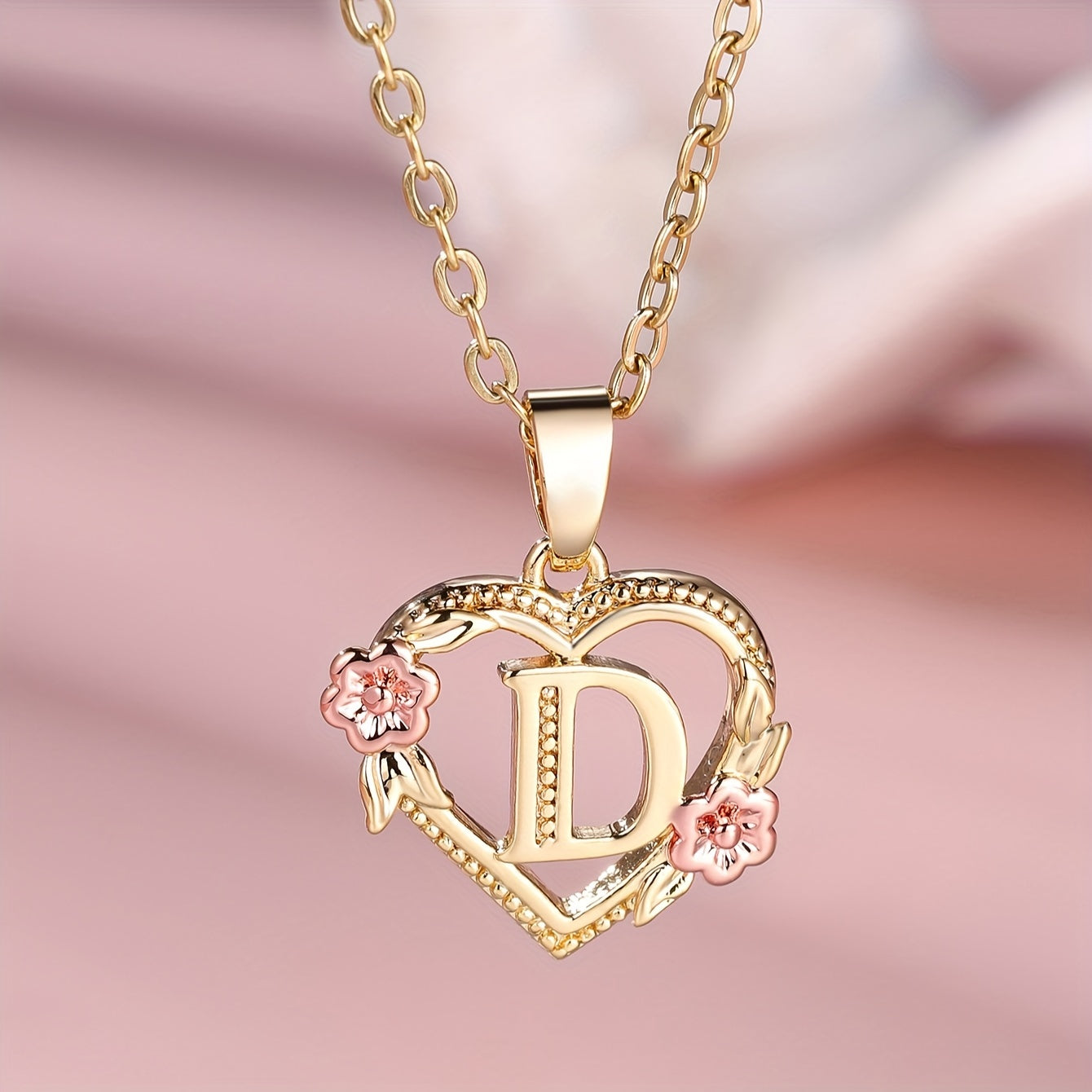 Exquisite Golden Initial Necklace Heart Carved 26 Letter A-Z And Flower Necklace For Women Daily Party Holiday Decoration Gift