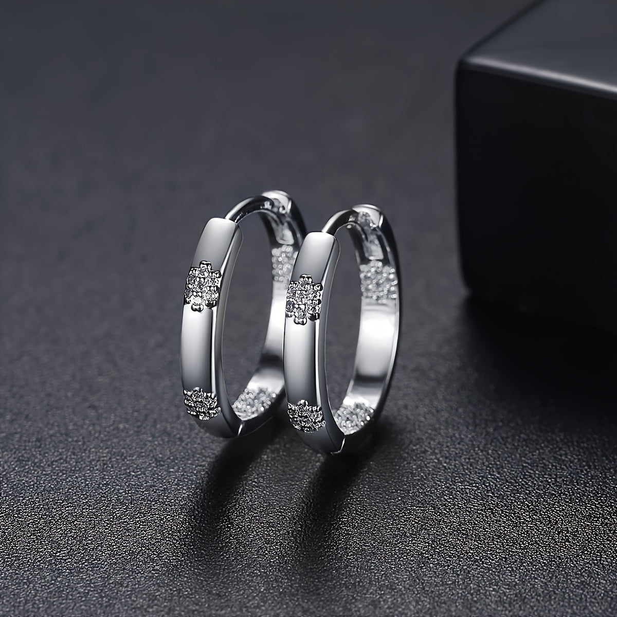 1 Pair Elegant Huggie Hoop Earrings