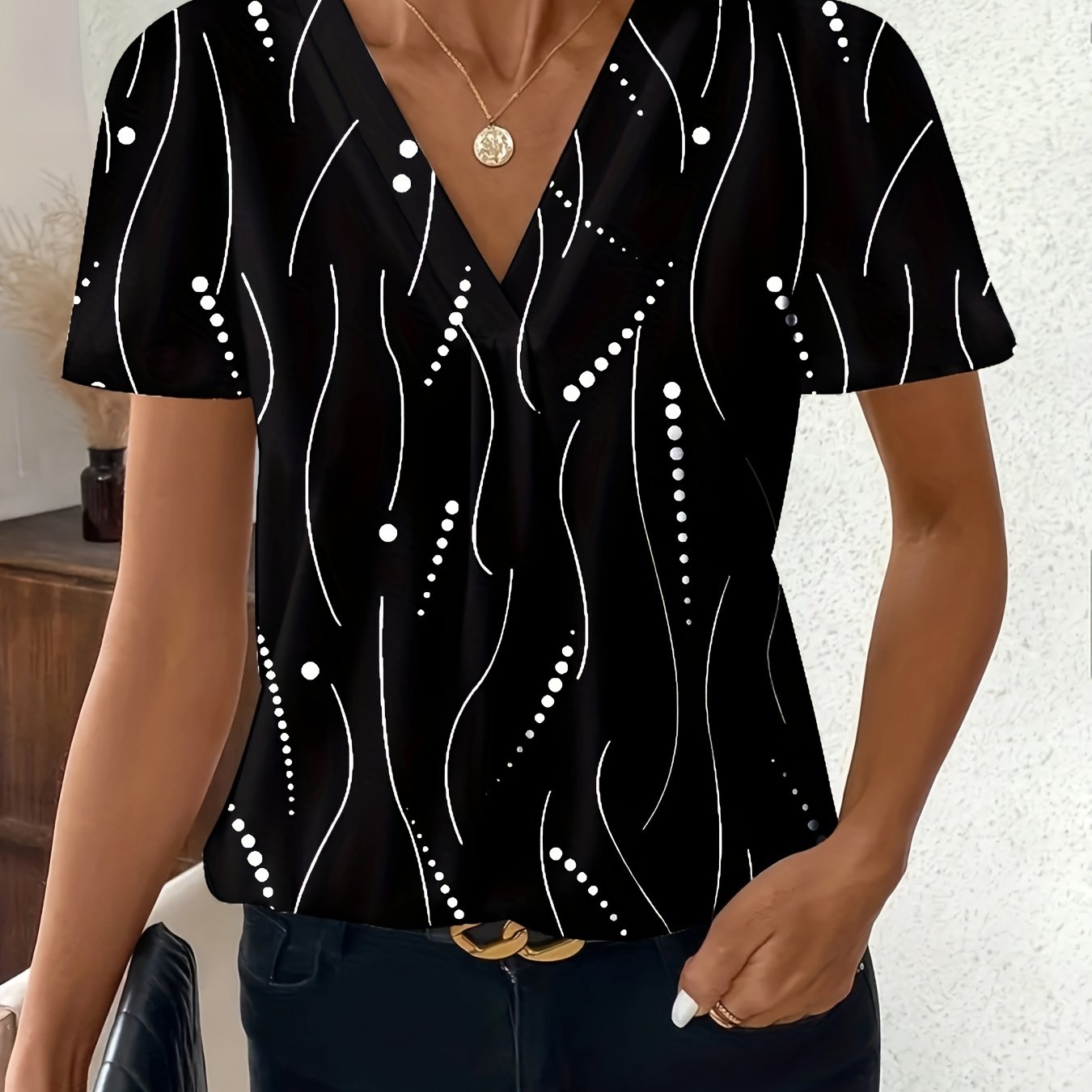 New Spring and Summer Fashionable Elegant Women's Shirt with Geometric Flower Pattern, Chest Pleats and V-Neck Short Sleeves