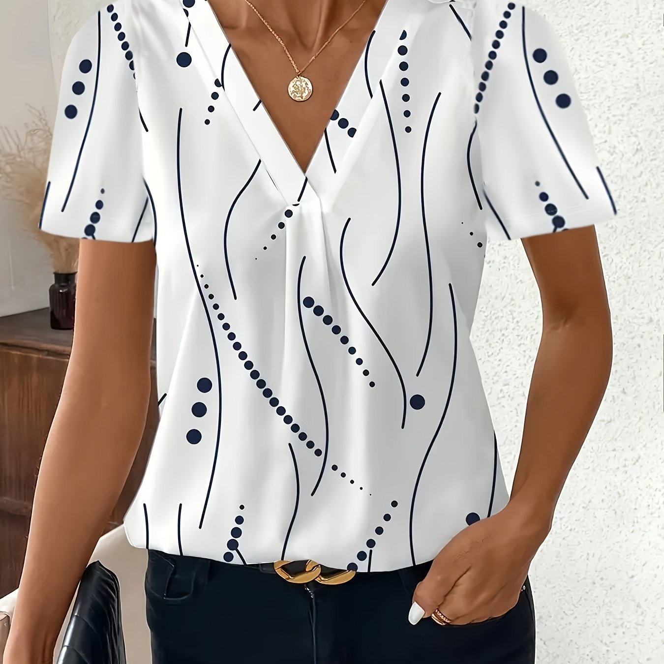 New Spring and Summer Fashionable Elegant Women's Shirt with Geometric Flower Pattern, Chest Pleats and V-Neck Short Sleeves