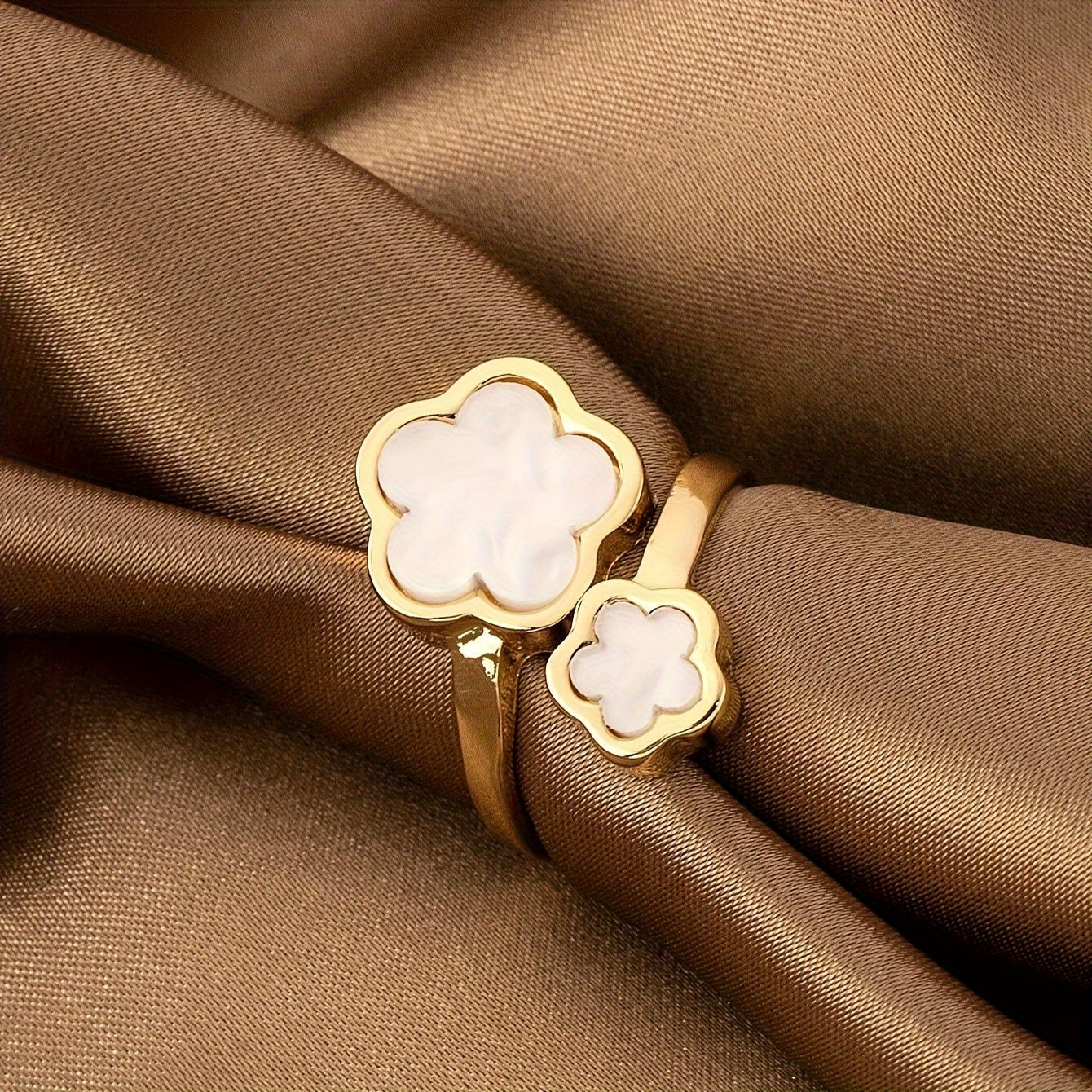 Elegant Clover Flower Open Adjustable Ring Classic Daily Wear Finger Ring Holiday Gift